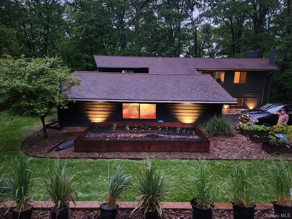4 Bedroom Single Family Home/House's Image 43