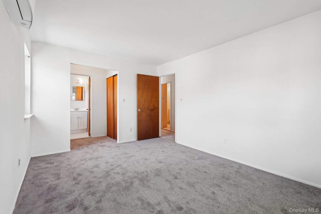 7 Bedroom Multi Unit's Image 27