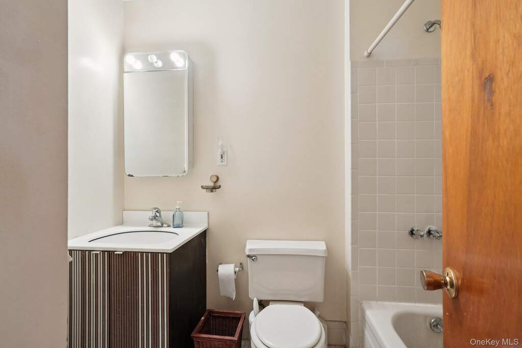 7 Bedroom Multi Unit's Image 37