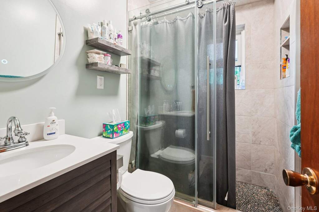 7 Bedroom Multi Unit's Image 39