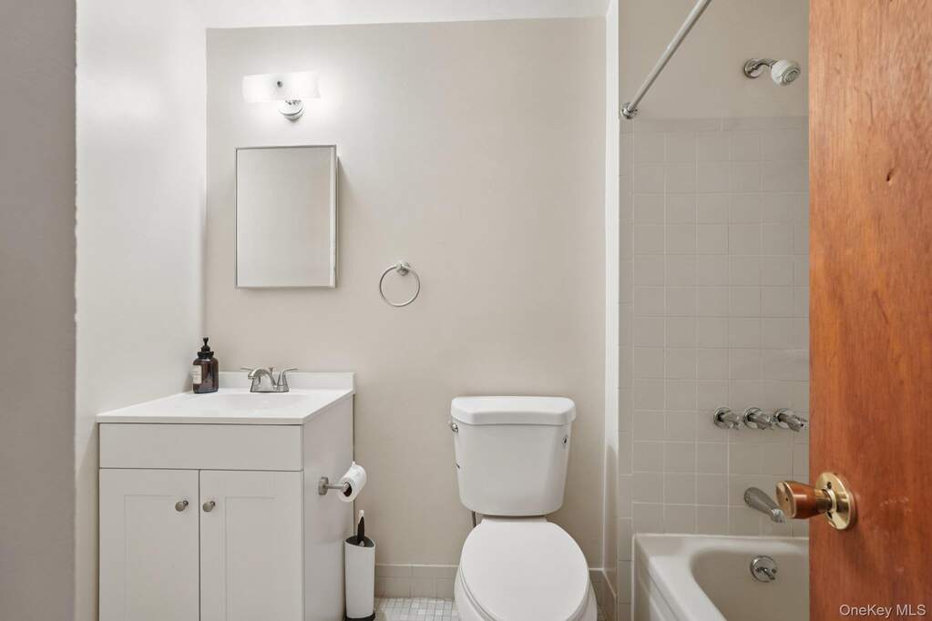 7 Bedroom Multi Unit's Image 41