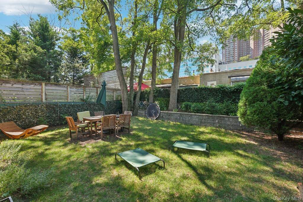 7 Bedroom Multi Unit's Image 44