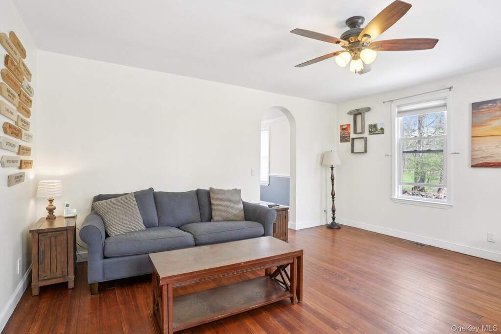 3 Bedroom Single Family Home/House's Image 9
