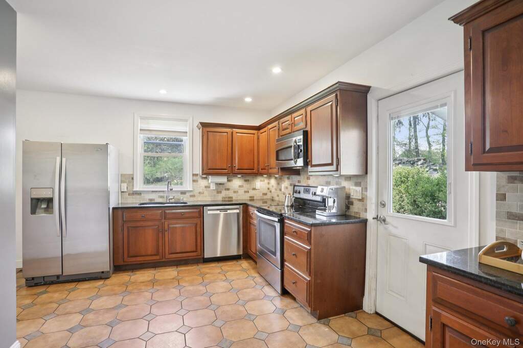 3 Bedroom Single Family Home/House's Image 13