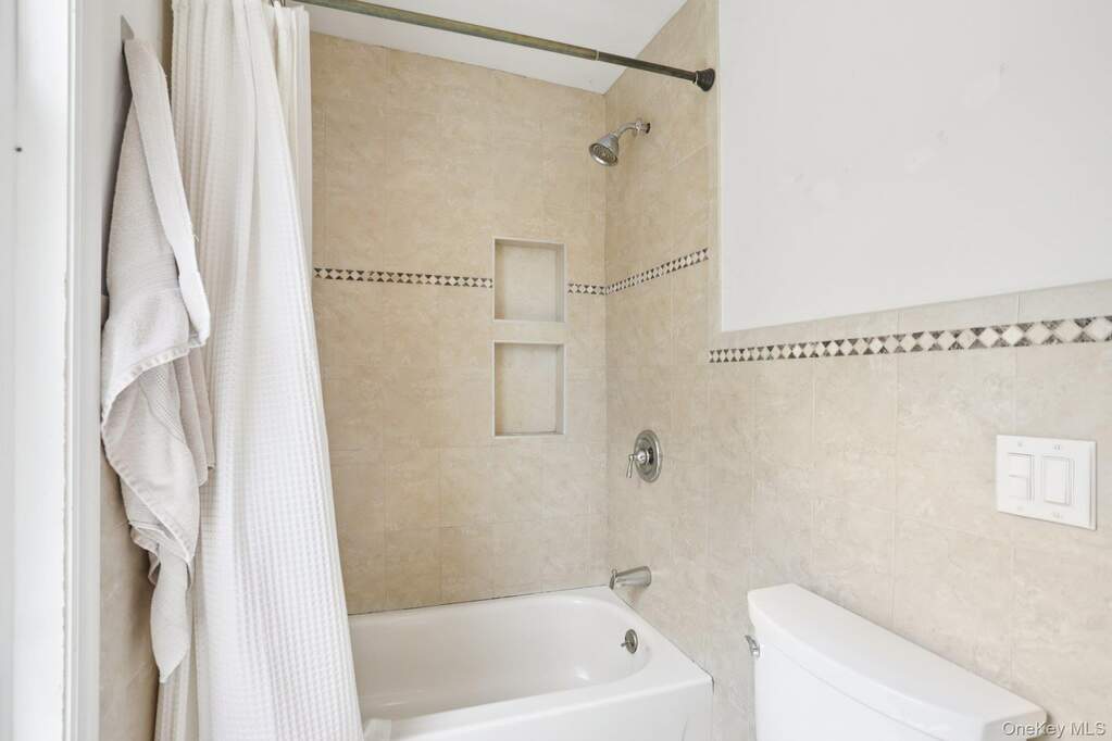 3 Bedroom Single Family Home/House's Image 25