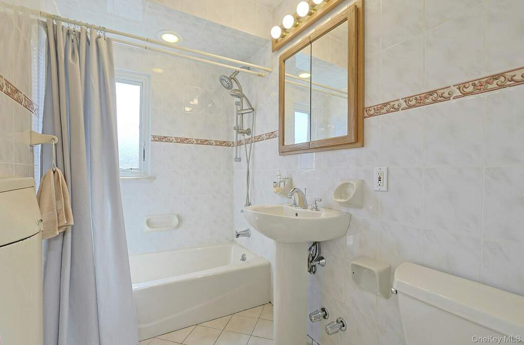 3 Bedroom Villa/Townhouse's Image 13