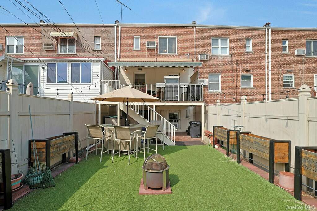 3 Bedroom Villa/Townhouse's Image 23