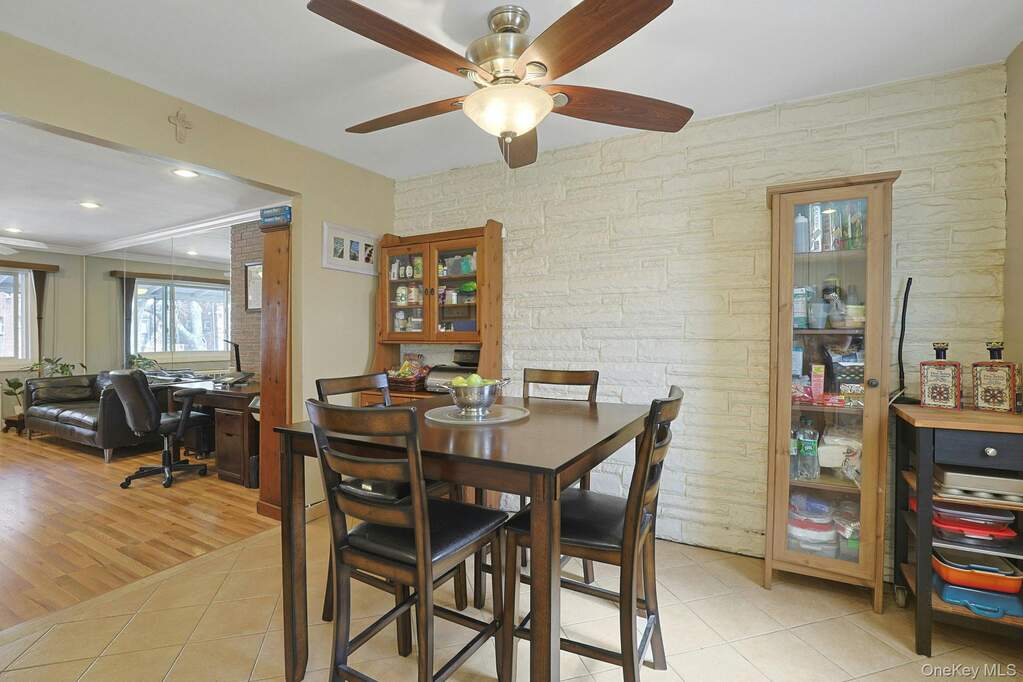3 Bedroom Villa/Townhouse's Image 5