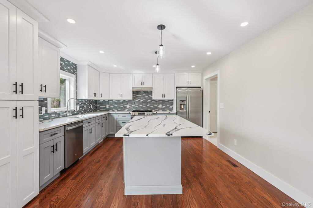 4 Bedroom Single Family Home/House's Image 9