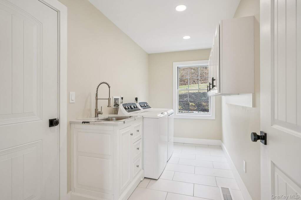 4 Bedroom Single Family Home/House's Image 12
