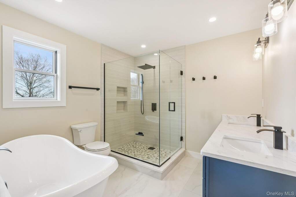 4 Bedroom Single Family Home/House's Image 15