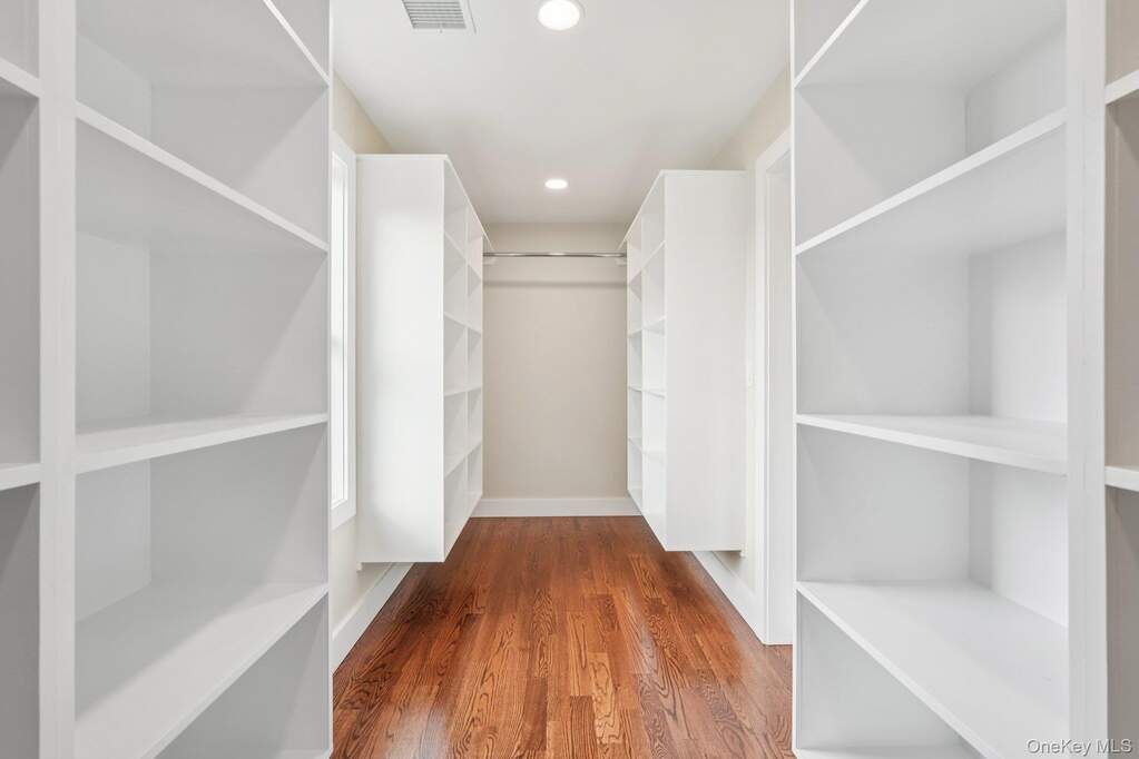 4 Bedroom Single Family Home/House's Image 17