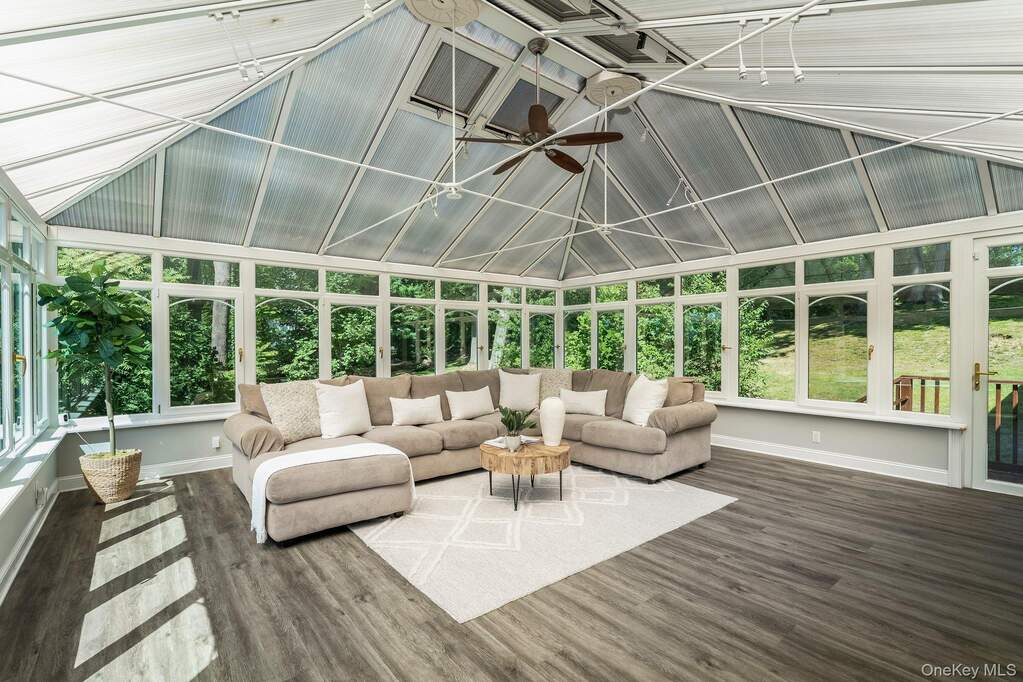 4 Bedroom Single Family Home/House's Image 15