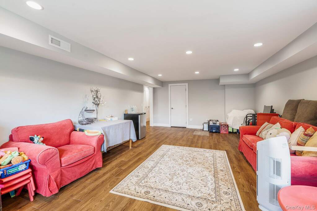4 Bedroom Single Family Home/House's Image 21