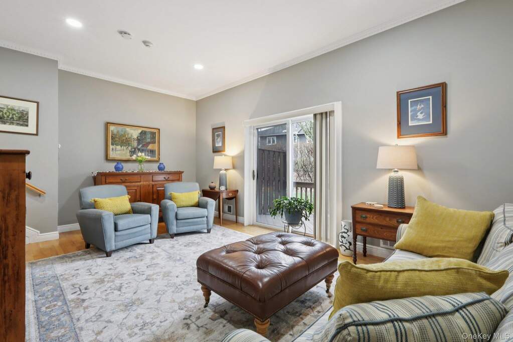 2 Bedroom Villa/Townhouse's Image 8