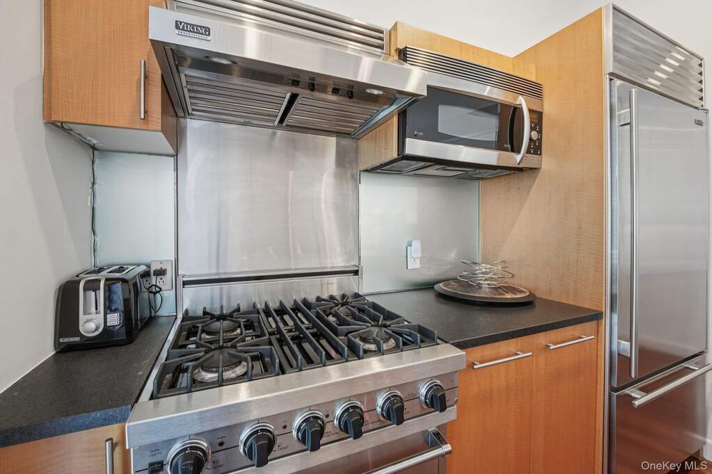 1 Bedroom Apartment/Flat's Image 11