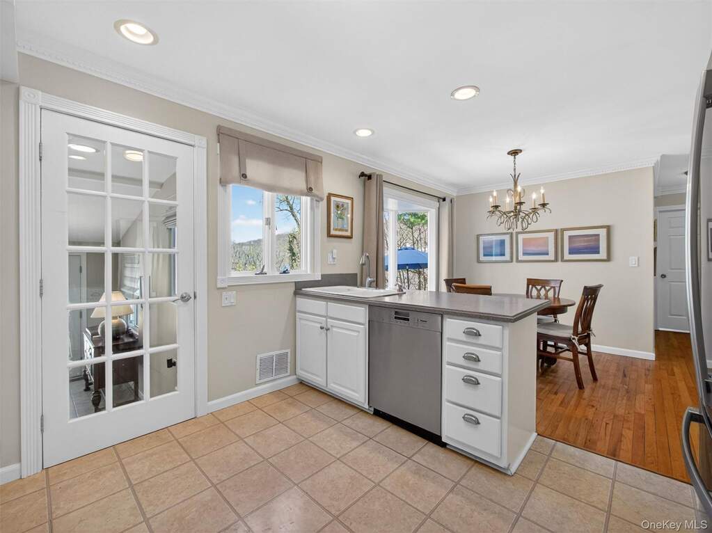 4 Bedroom Single Family Home/House's Image 10