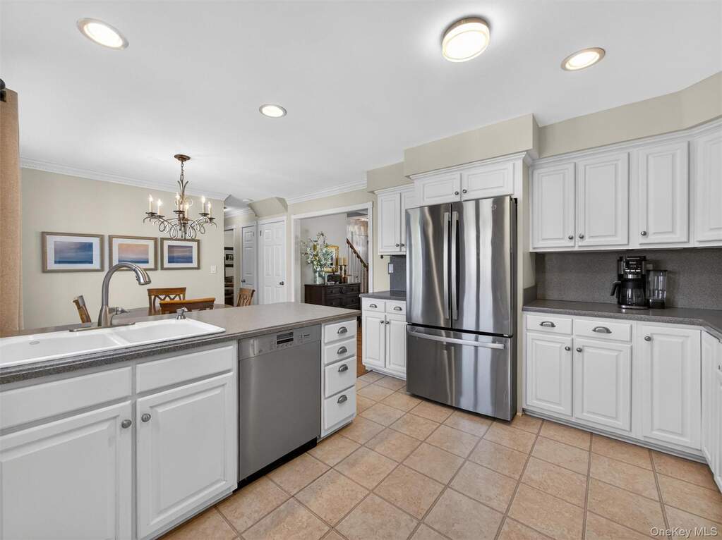 4 Bedroom Single Family Home/House's Image 11