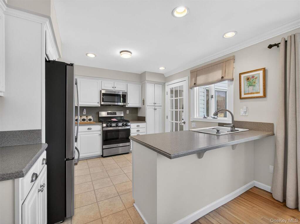4 Bedroom Single Family Home/House's Image 12