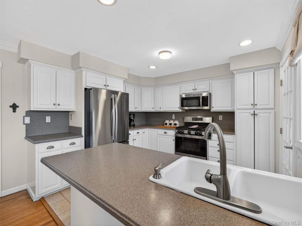 4 Bedroom Single Family Home/House's Image 13