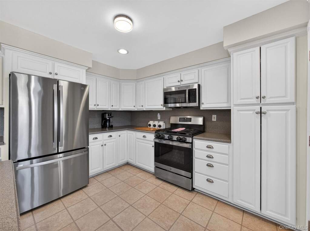 4 Bedroom Single Family Home/House's Image 14