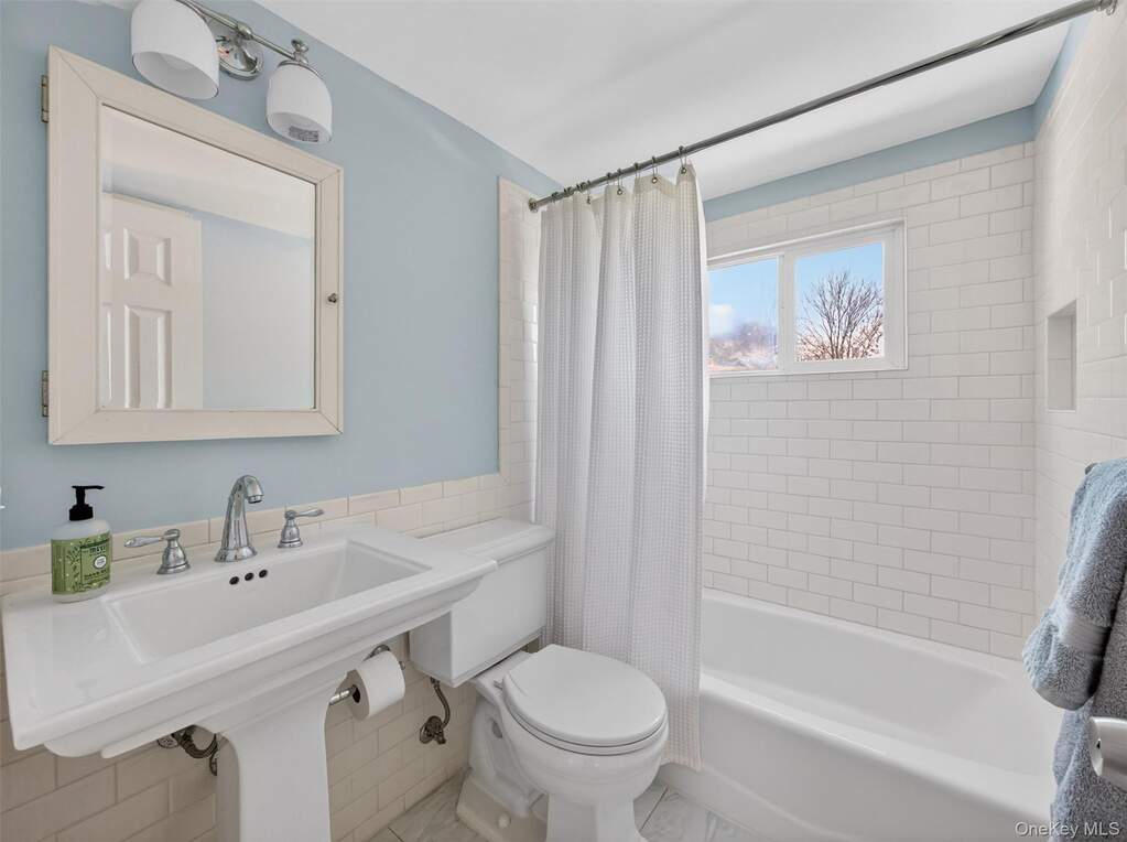 4 Bedroom Single Family Home/House's Image 25