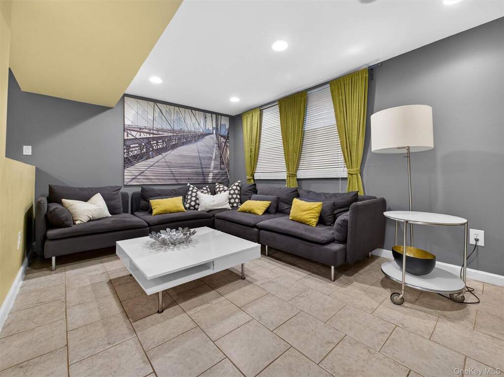 4 Bedroom Single Family Home/House's Image 28