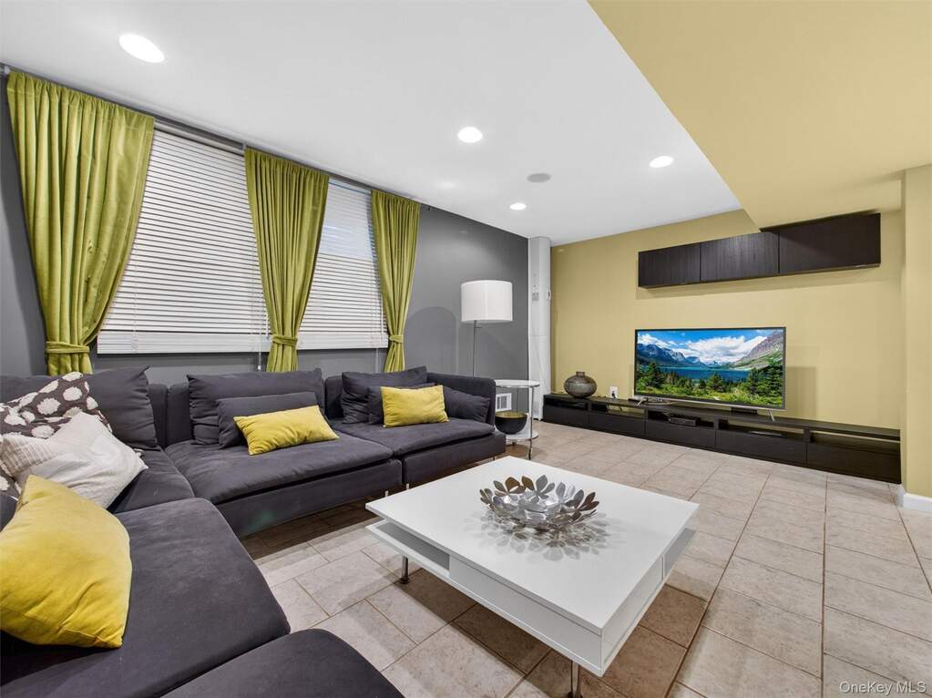 4 Bedroom Single Family Home/House's Image 29