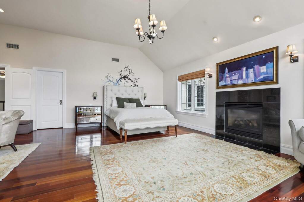 5 Bedroom Single Family Home/House's Image 19