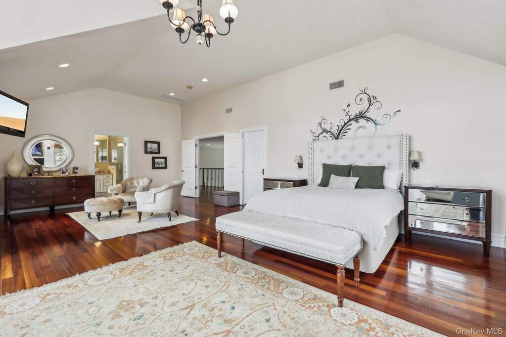 5 Bedroom Single Family Home/House's Image 23