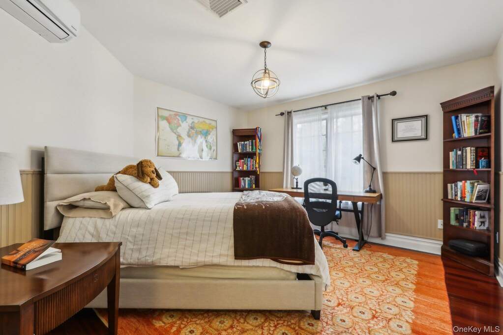 5 Bedroom Single Family Home/House's Image 26