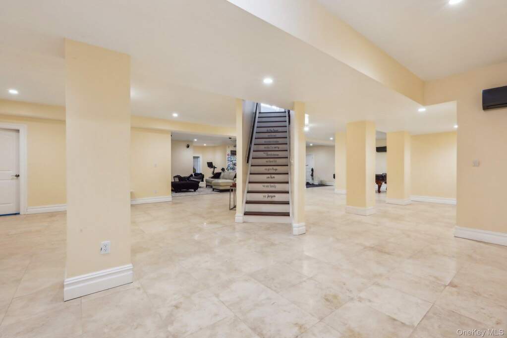 5 Bedroom Single Family Home/House's Image 30