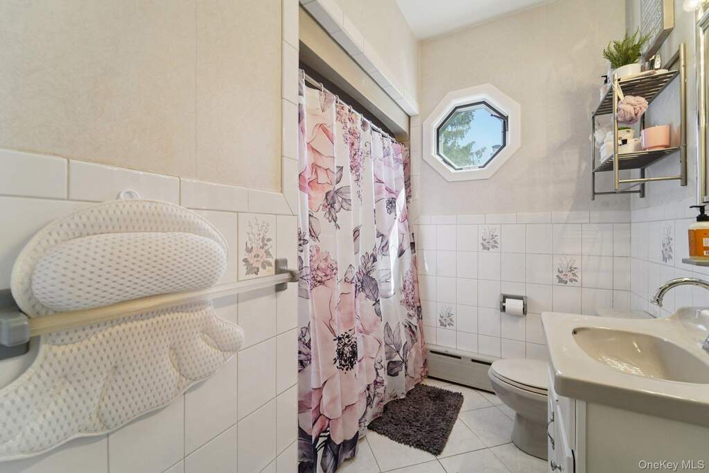 3 Bedroom Single Family Home/House's Image 11