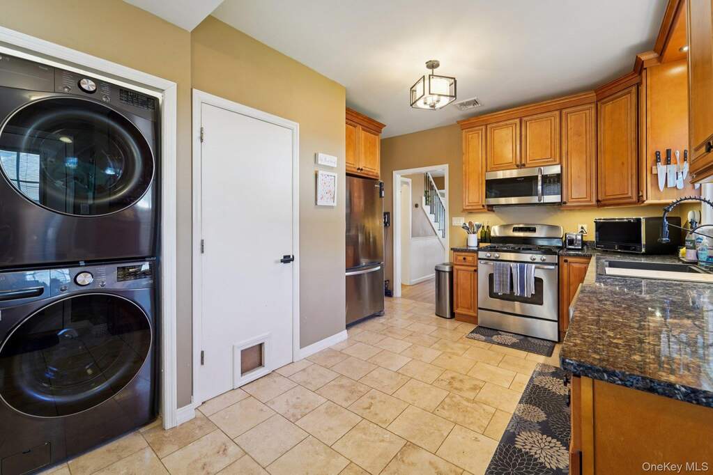 3 Bedroom Single Family Home/House's Image 5