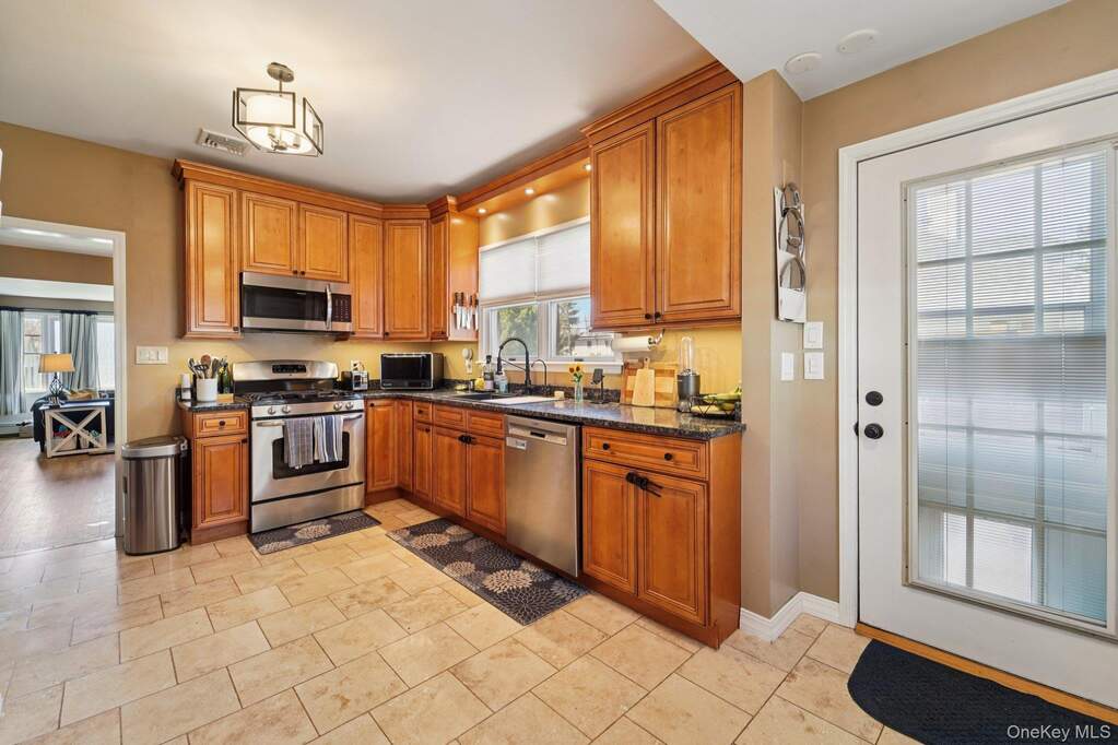 3 Bedroom Single Family Home/House's Image 6