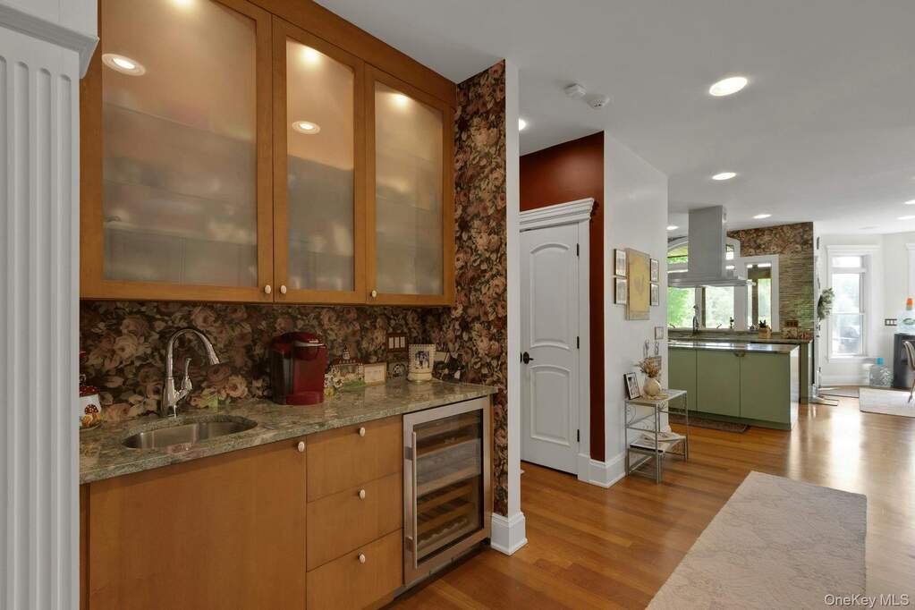 4 Bedroom Single Family Home/House's Image 9