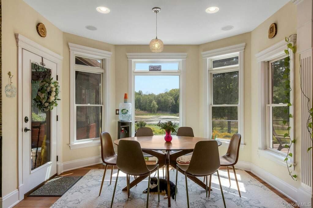 4 Bedroom Single Family Home/House's Image 10