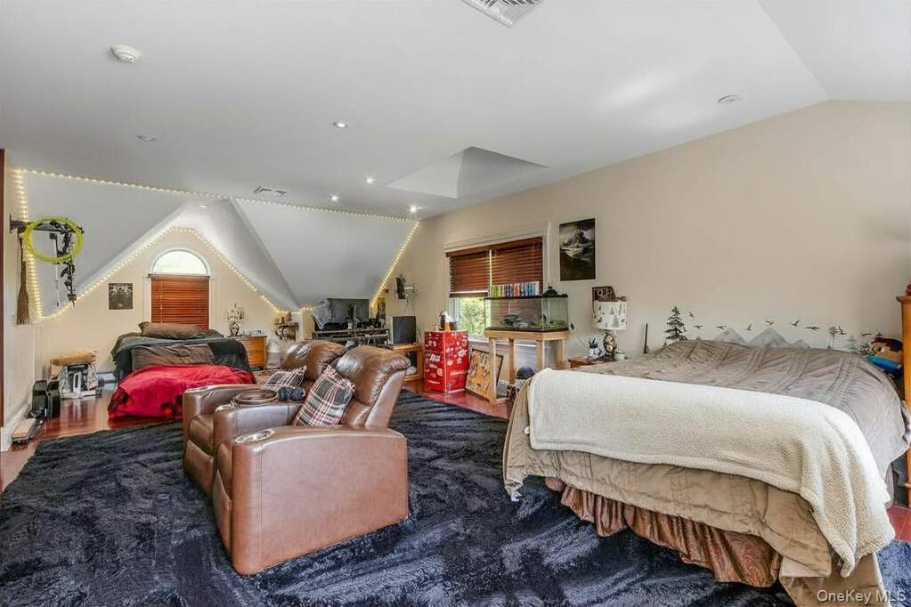 4 Bedroom Single Family Home/House's Image 21