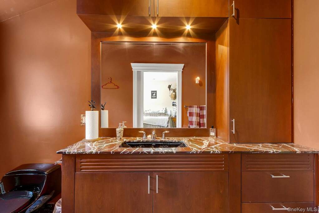 4 Bedroom Single Family Home/House's Image 22