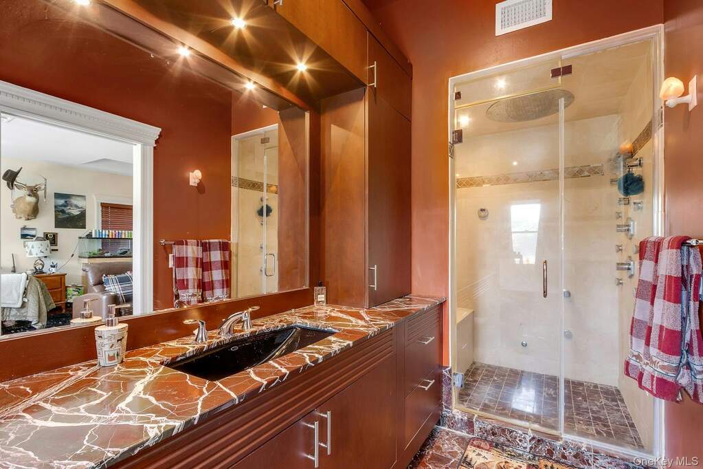 4 Bedroom Single Family Home/House's Image 23