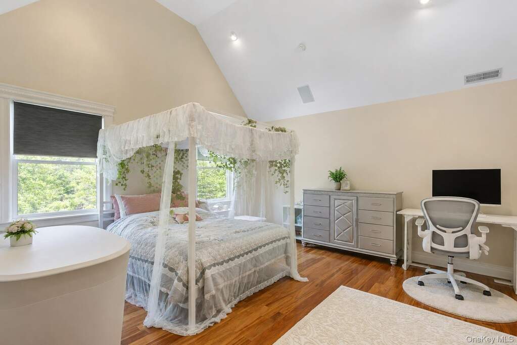 4 Bedroom Single Family Home/House's Image 24