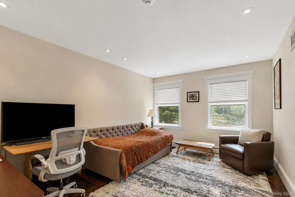 4 Bedroom Single Family Home/House's Image 25