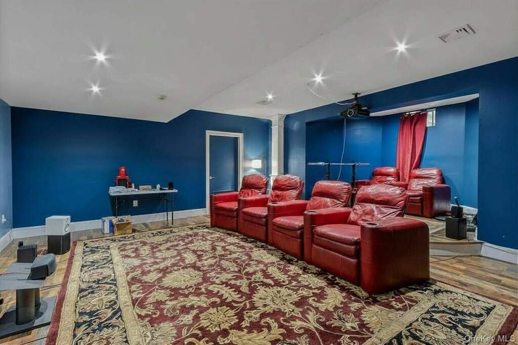 4 Bedroom Single Family Home/House's Image 27