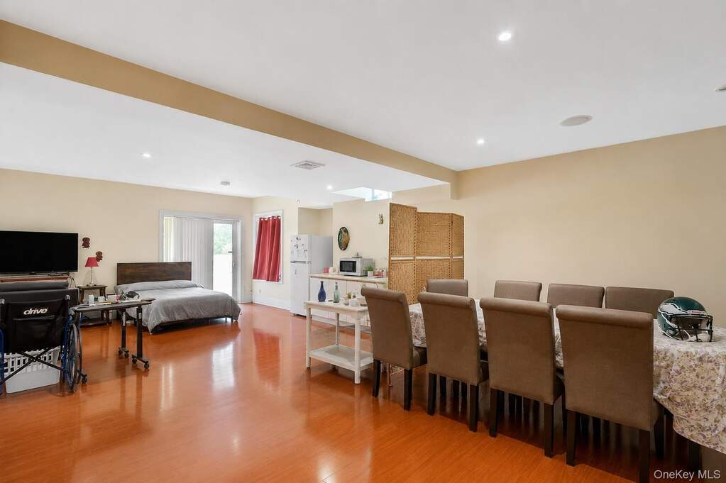 4 Bedroom Single Family Home/House's Image 28