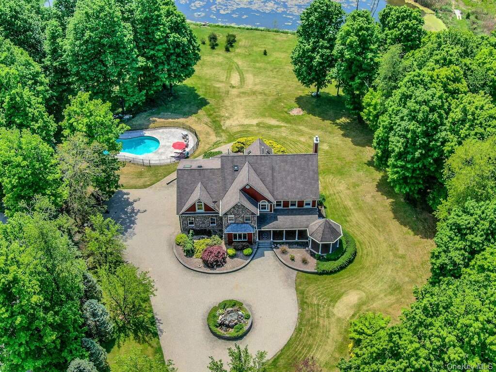 4 Bedroom Single Family Home/House's Image 31