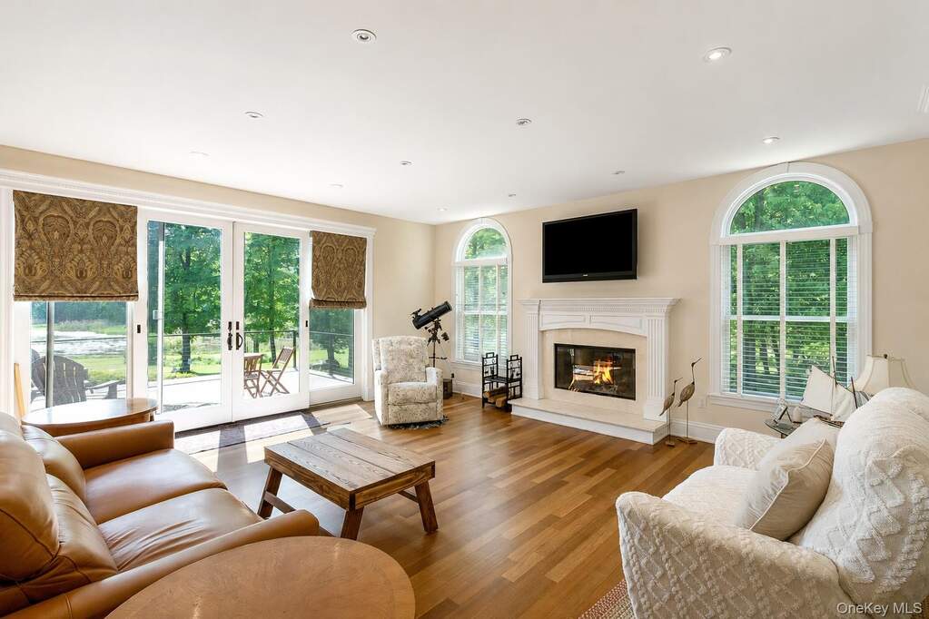 4 Bedroom Single Family Home/House's Image 3