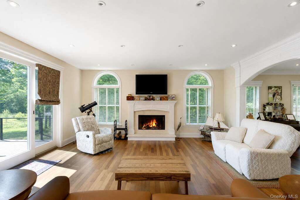 4 Bedroom Single Family Home/House's Image 4
