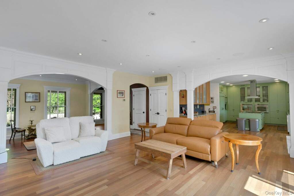 4 Bedroom Single Family Home/House's Image 5