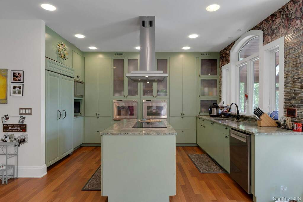 4 Bedroom Single Family Home/House's Image 6