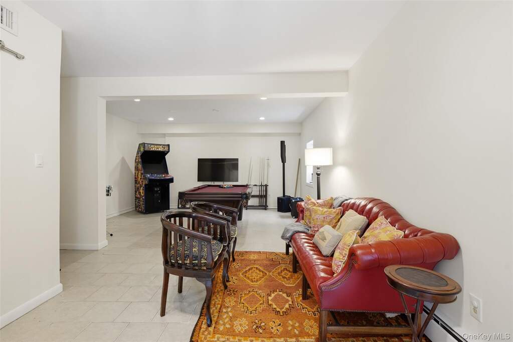 3 Bedroom Single Family Home/House's Image 14